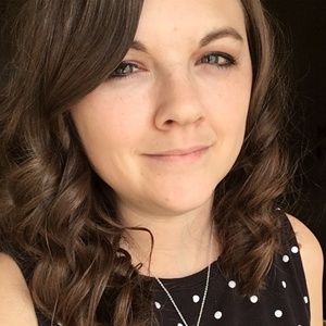 Meet your Posher, Desiree